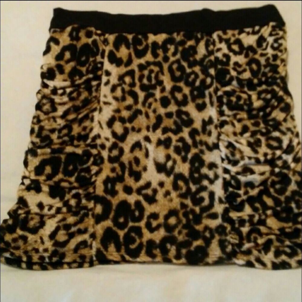 Leopard skirt